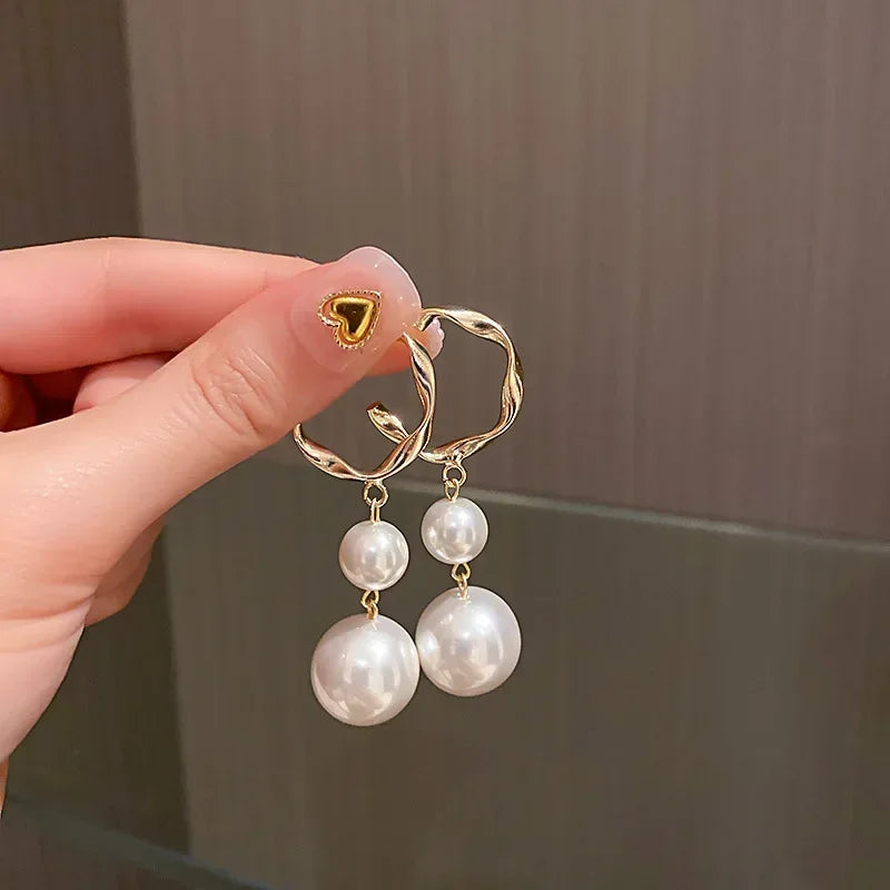 2024 Trendy Long Pearl Earrings – Elegant Floral Rhinestone Wedding Jewelry ✨