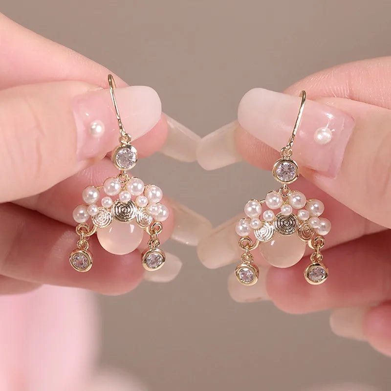 2024 Trendy Long Pearl Earrings – Elegant Floral Rhinestone Wedding Jewelry ✨