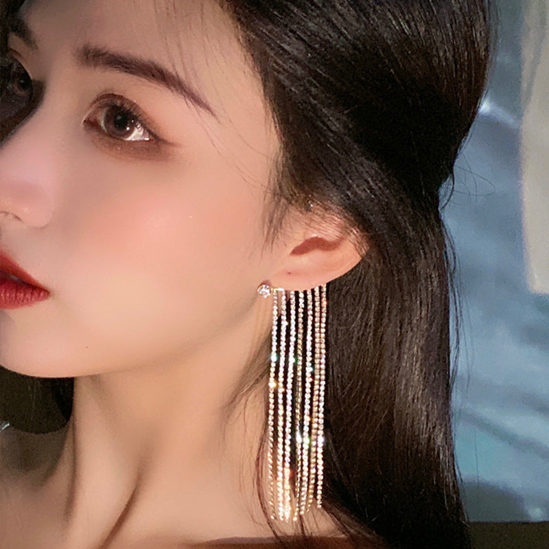 "Elegant Long Tassel Earrings – Fashionable & Chic Statement Jewelry" ✨